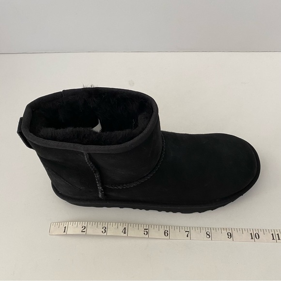UGG Classic Mini Boots Kid’s 6 (Will Fit Women’s 8) - Picture 8 of 10